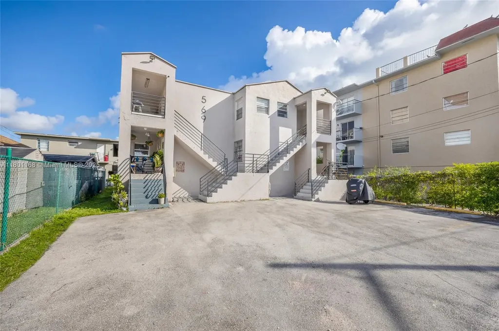 569 SW 4th Street Miami FL 33130