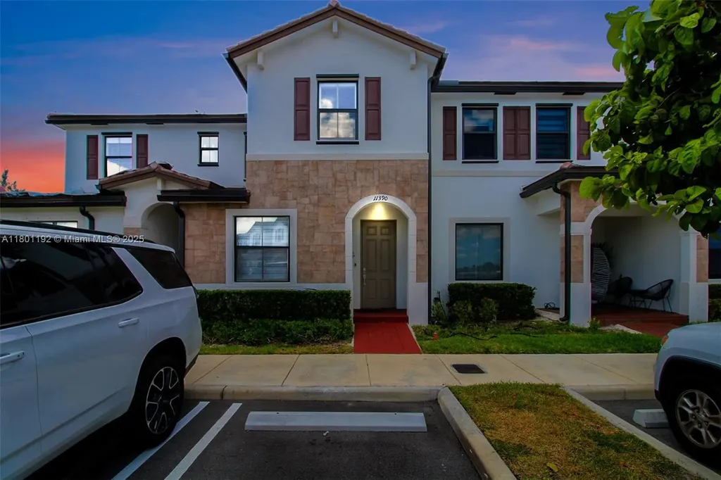 11390 W 34th Way Hialeah FL 33018