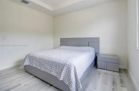 11390 W 34th Way Hialeah FL 33018