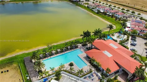 11390 W 34th Way Hialeah FL 33018