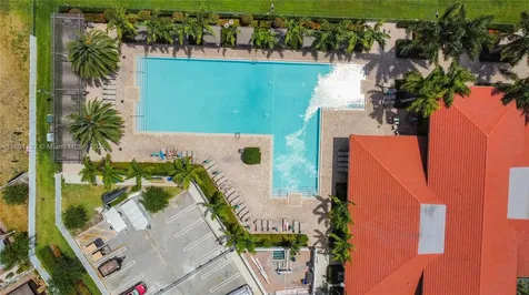 11390 W 34th Way Hialeah FL 33018