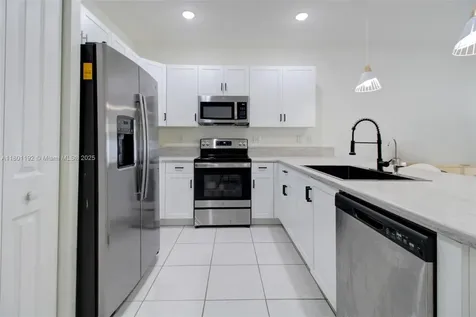 11390 W 34th Way Hialeah FL 33018