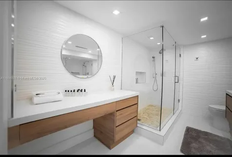 5600 Collins Avenue Miami Beach FL 33140