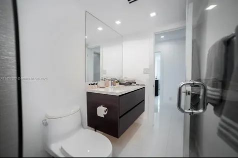 5600 Collins Avenue Miami Beach FL 33140
