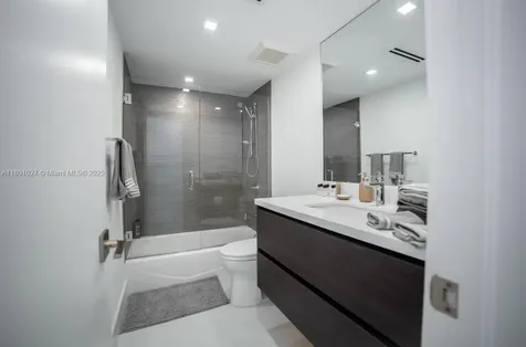 5600 Collins Avenue Miami Beach FL 33140