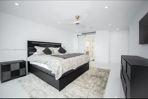 5600 Collins Avenue Miami Beach FL 33140
