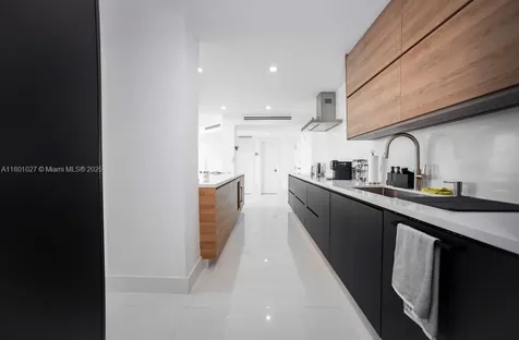 5600 Collins Avenue Miami Beach FL 33140