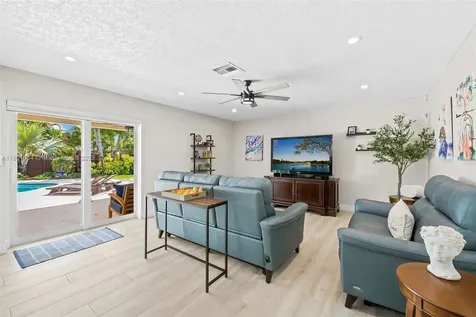 5318 Garfield Street Hollywood FL 33021