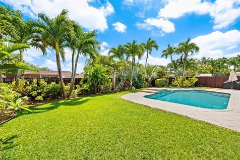 5318 Garfield Street Hollywood FL 33021