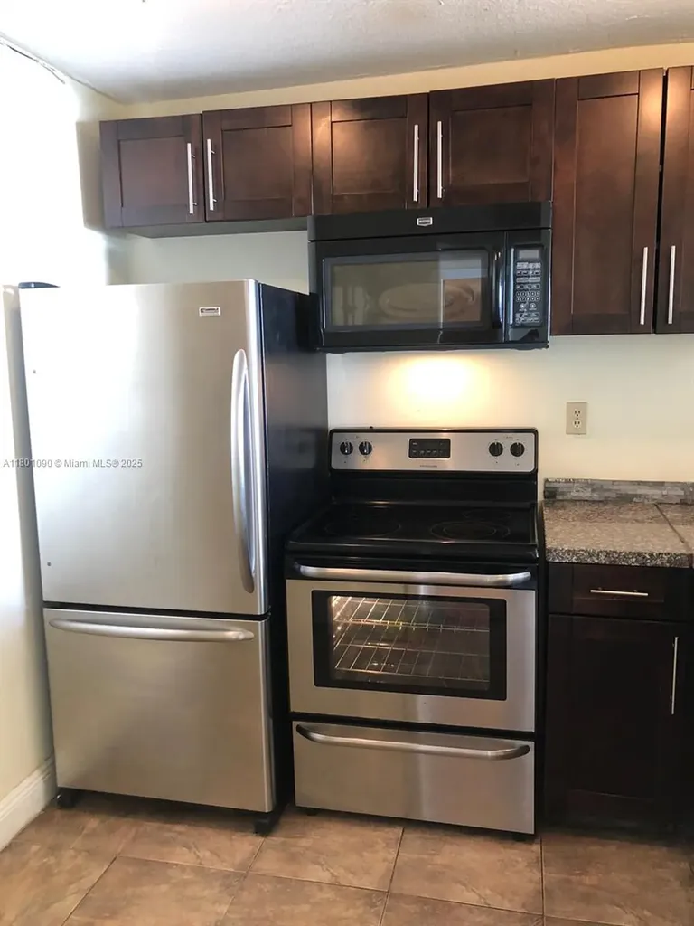 492 NW 165th Street Road Miami FL 33169