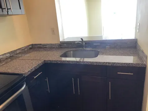 492 NW 165th Street Road Miami FL 33169