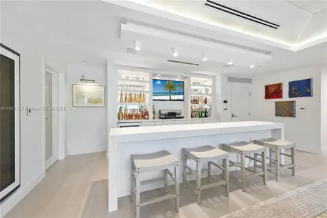 125 Ocean Drive Miami Beach FL 33139