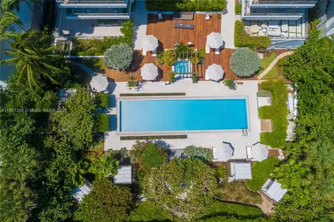 125 Ocean Drive Miami Beach FL 33139
