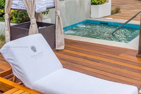125 Ocean Drive Miami Beach FL 33139
