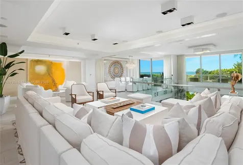 125 Ocean Drive Miami Beach FL 33139