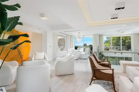 125 Ocean Drive Miami Beach FL 33139