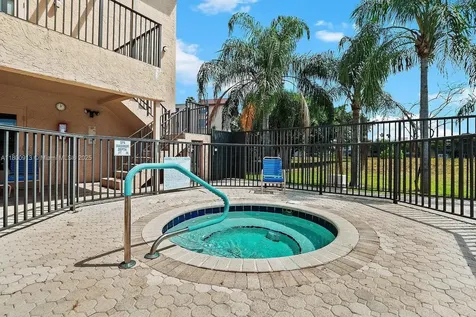 7220 Lake Cir Drive Margate FL 33063