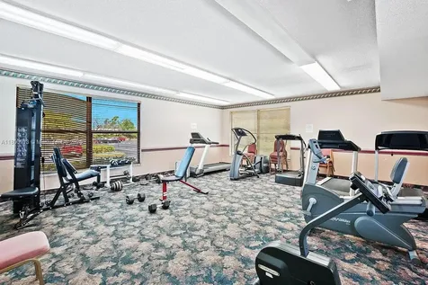 7220 Lake Cir Drive Margate FL 33063