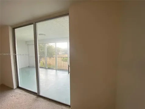7220 Lake Cir Drive Margate FL 33063
