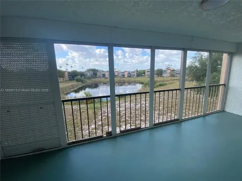 7220 Lake Cir Drive Margate FL 33063