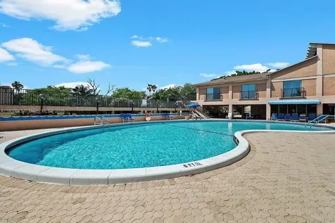 7220 Lake Cir Drive Margate FL 33063