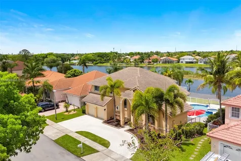 1106 NW 180th Avenue Pembroke Pines FL 33029