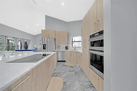 5260 NW 74th Terrace Lauderhill FL 33319