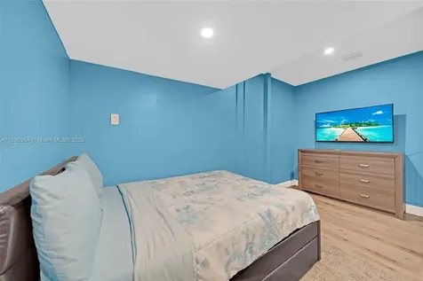 5260 NW 74th Terrace Lauderhill FL 33319