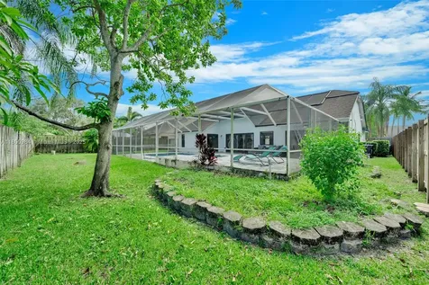 5260 NW 74th Terrace Lauderhill FL 33319