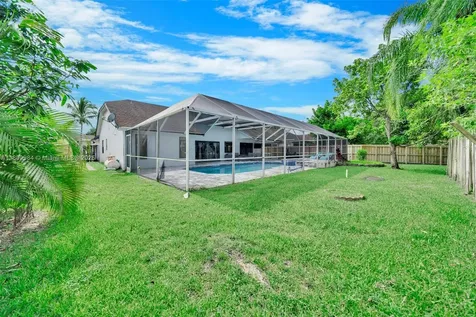 5260 NW 74th Terrace Lauderhill FL 33319