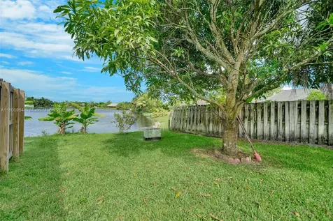 5260 NW 74th Terrace Lauderhill FL 33319