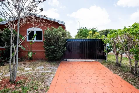 16910 NE 8th Court North Miami Beach FL 33162