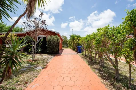 16910 NE 8th Court North Miami Beach FL 33162