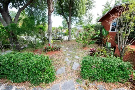 16910 NE 8th Court North Miami Beach FL 33162
