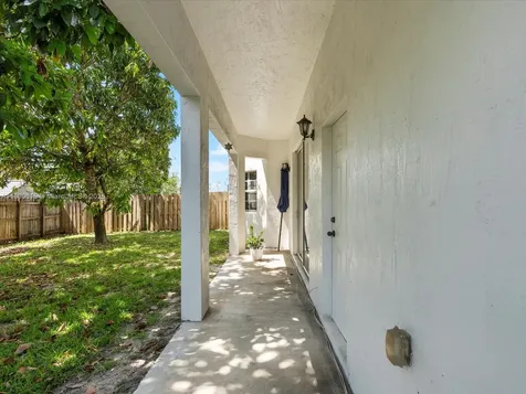 17616 SW 135th Avenue Miami FL 33177