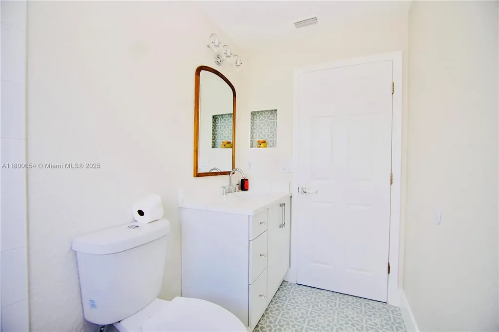 244 NW 6th Avenue Delray Beach FL 33444