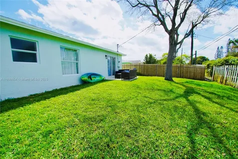 244 NW 6th Avenue Delray Beach FL 33444