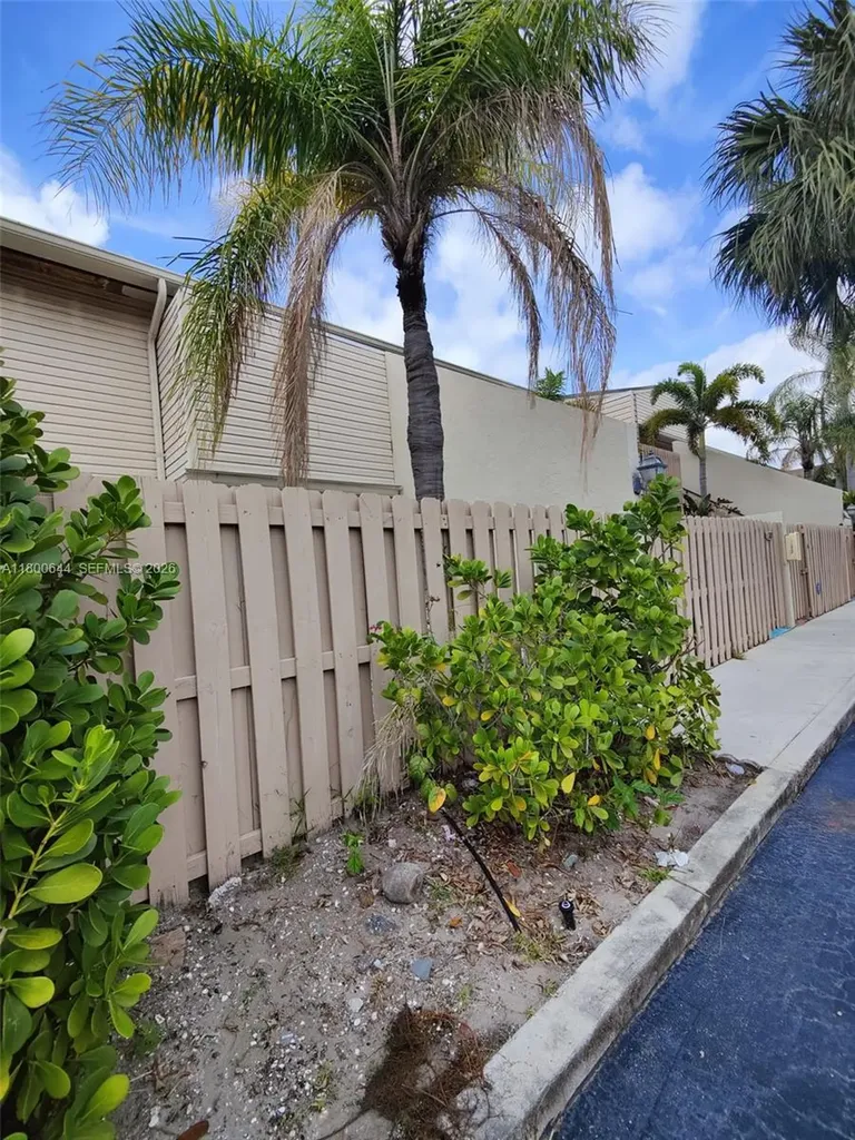 616 Executive Center Drive West Palm Beach FL 33401