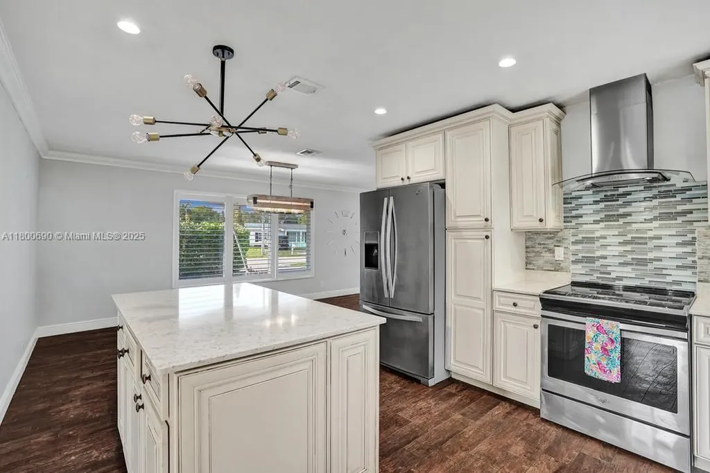 2700 SW 18th Street Fort Lauderdale FL 33312