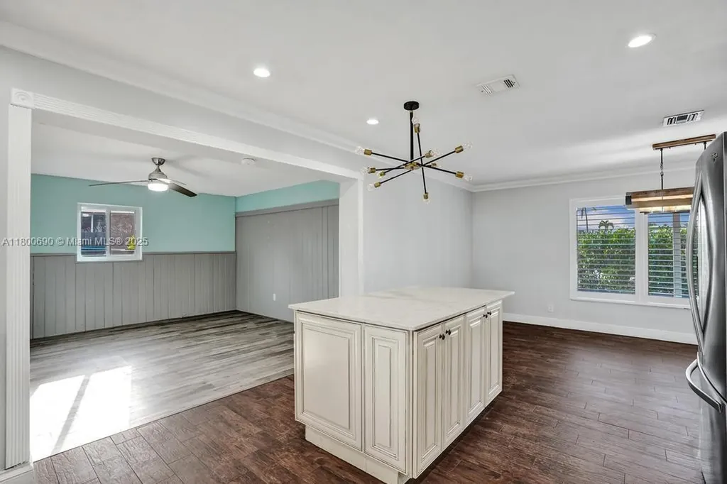 2700 SW 18th Street Fort Lauderdale FL 33312