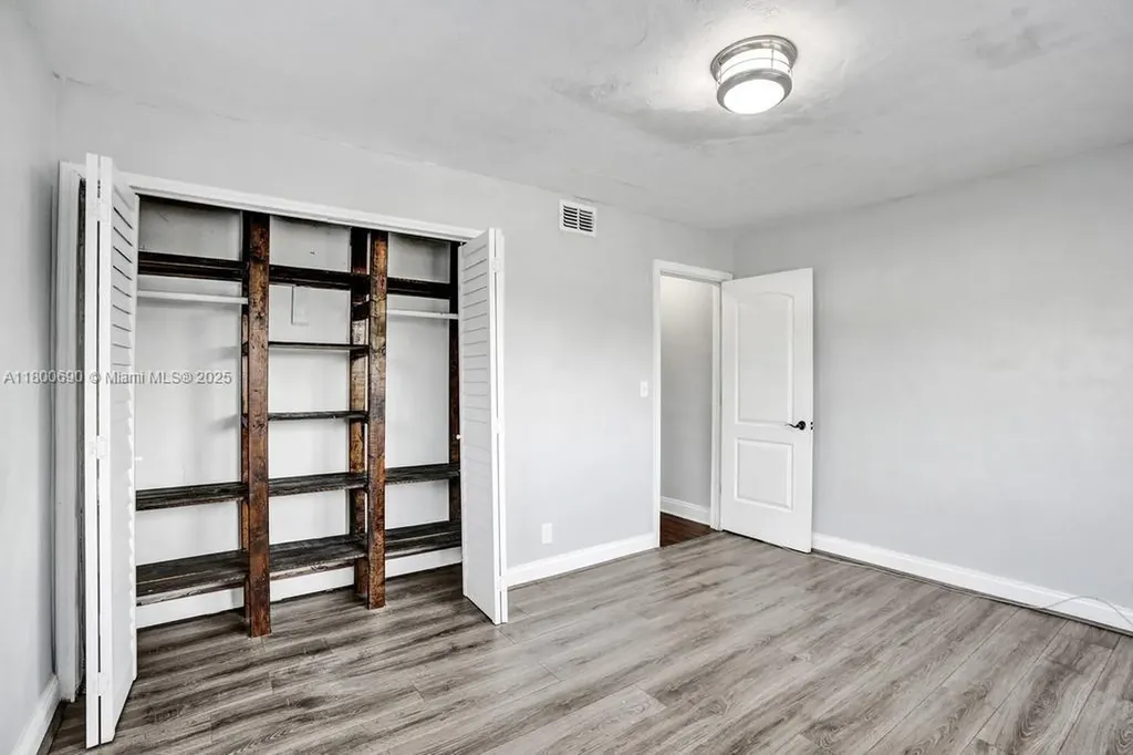 2700 SW 18th Street Fort Lauderdale FL 33312