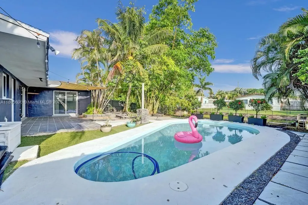 2700 SW 18th Street Fort Lauderdale FL 33312