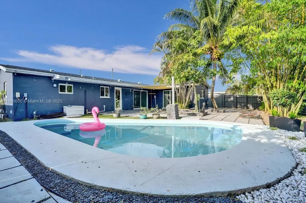 2700 SW 18th Street Fort Lauderdale FL 33312