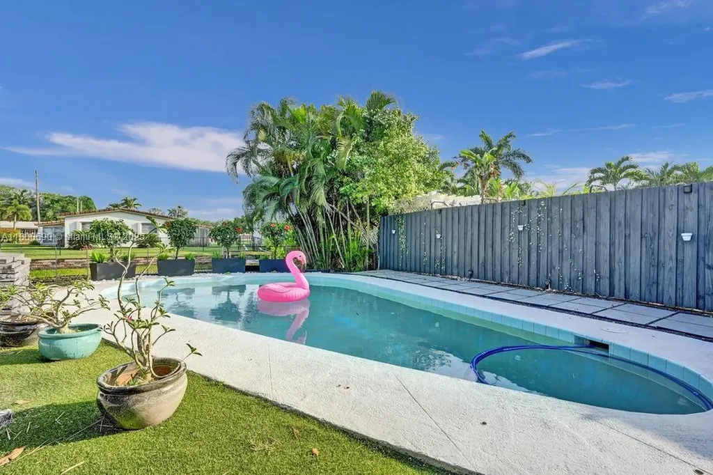 2700 SW 18th Street Fort Lauderdale FL 33312