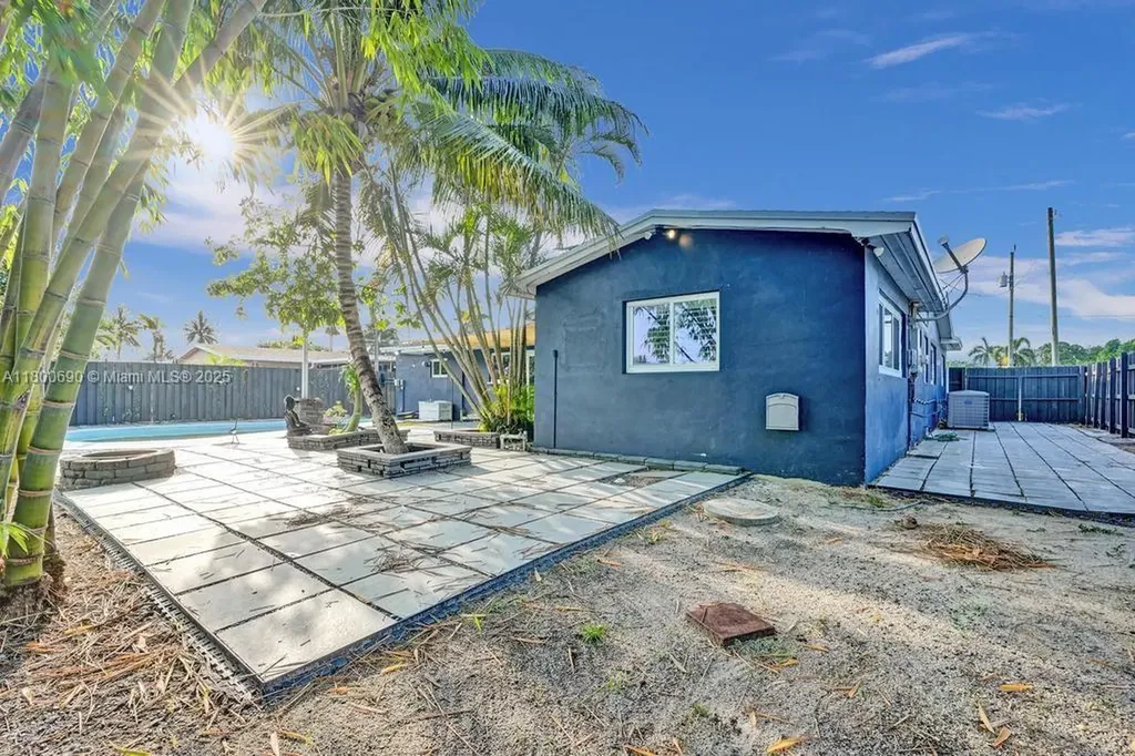 2700 SW 18th Street Fort Lauderdale FL 33312