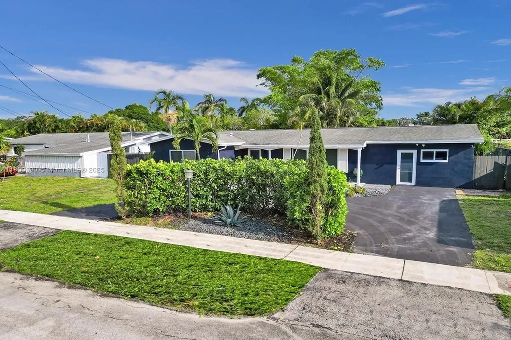 2700 SW 18th Street Fort Lauderdale FL 33312