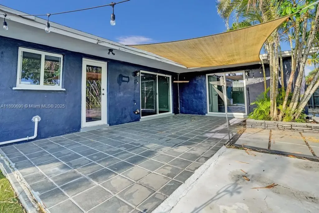 2700 SW 18th Street Fort Lauderdale FL 33312