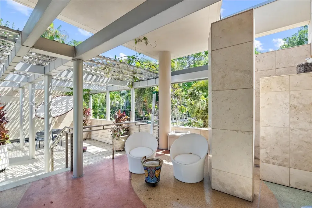 2500 Mercedes Drive Fort Lauderdale FL 33316