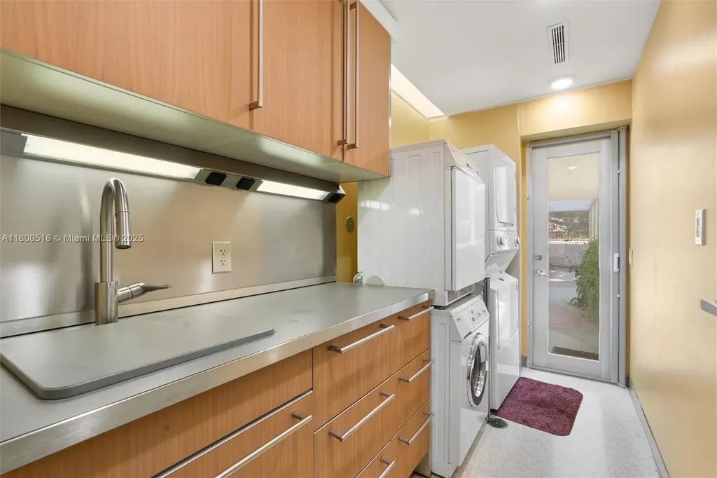 2500 Mercedes Drive Fort Lauderdale FL 33316