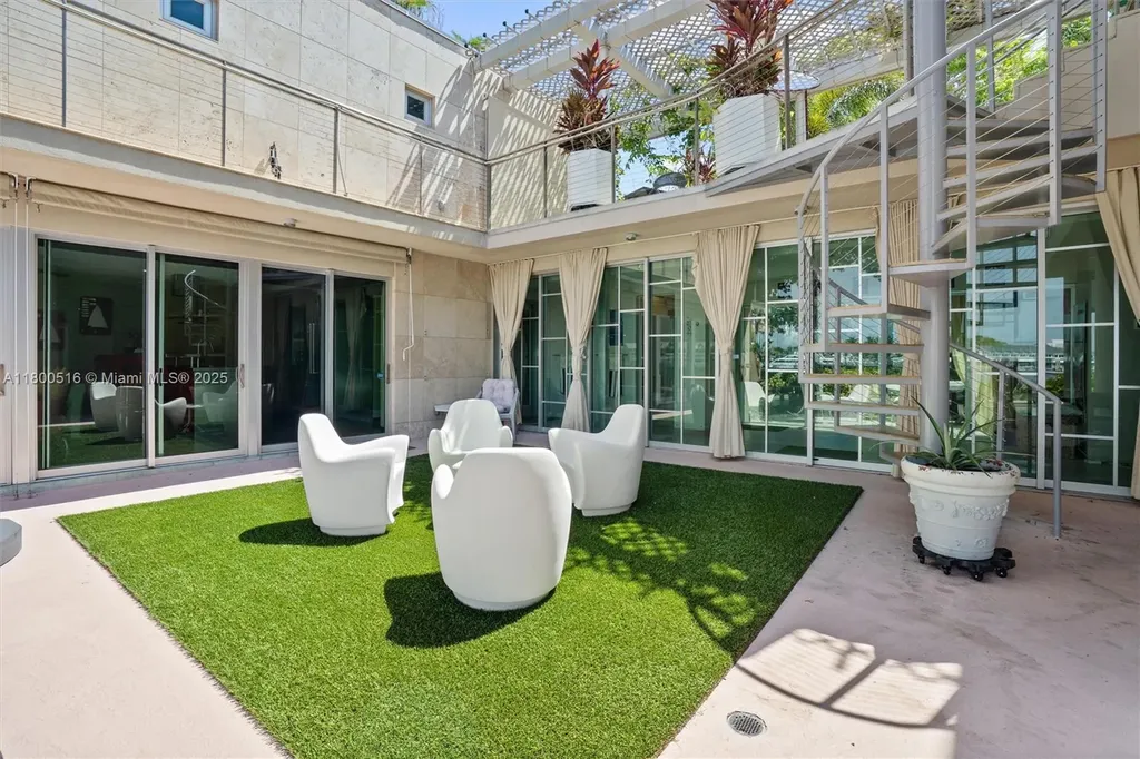 2500 Mercedes Drive Fort Lauderdale FL 33316